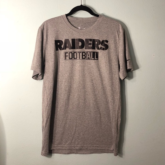 Nike Shirt - Picture 1 of 2